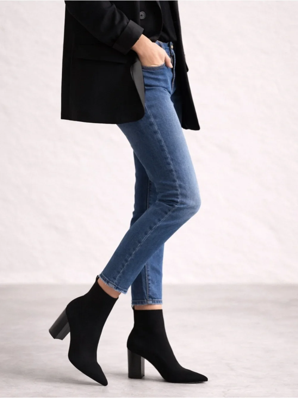 Black Knit Sock Booties Pointed Toe Block Heel Chic Size 9.5
